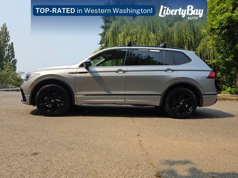 Used 2023 Volkswagen Tiguan SE R-Line AWD/4WD image 9
