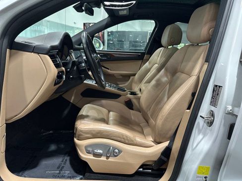 Used 2019 Porsche Macan AWD/4WD image 42