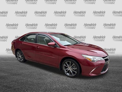 Used 2015 Toyota Camry XSE image 2