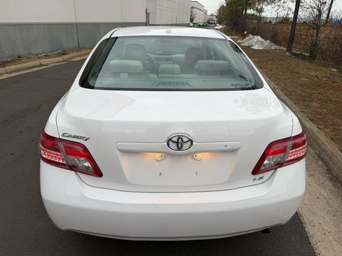Used 2010 Toyota Camry image 10