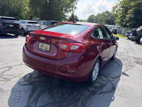 Used 2017 Chevrolet Cruze LT w/ Convenience Package FWD image 10