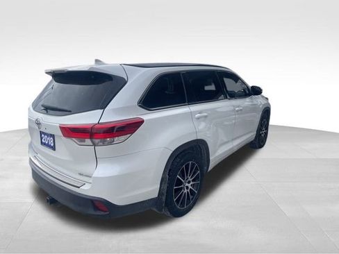 Used 2018 Toyota Highlander SE image 7