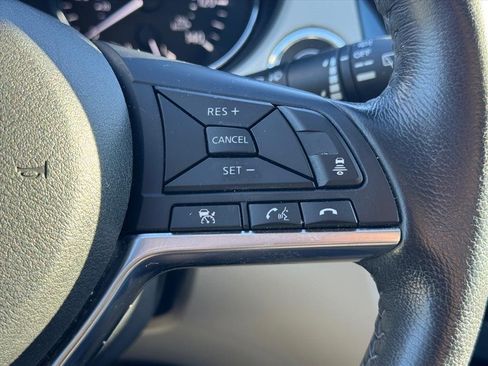 Used 2018 Nissan Rogue Sport SL image 18