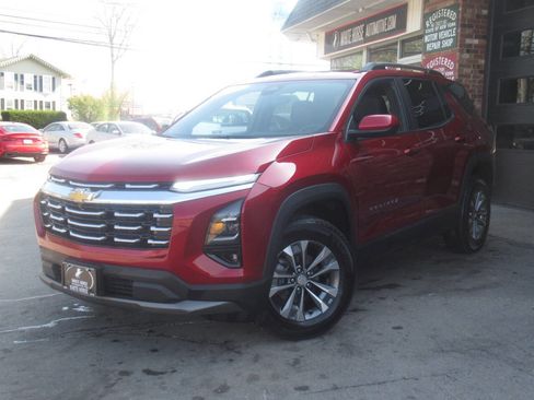 Used 2025 Chevrolet Equinox LT w/ Convenience Package II AWD/4WD image 32