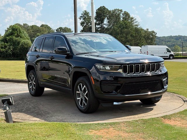New 2027 Jeep Grand Cherokee Laredo X RWD image 9