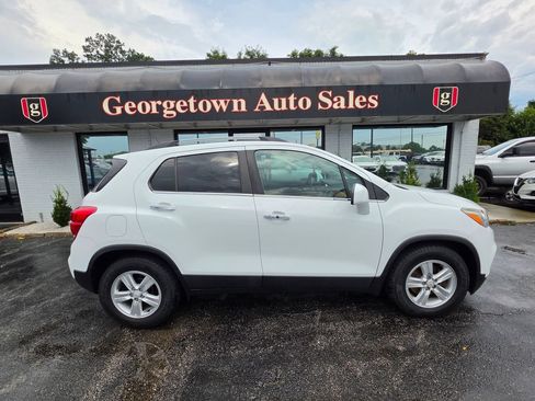 Used 2017 Chevrolet Trax LT w/ LT Convenience Package FWD image 22