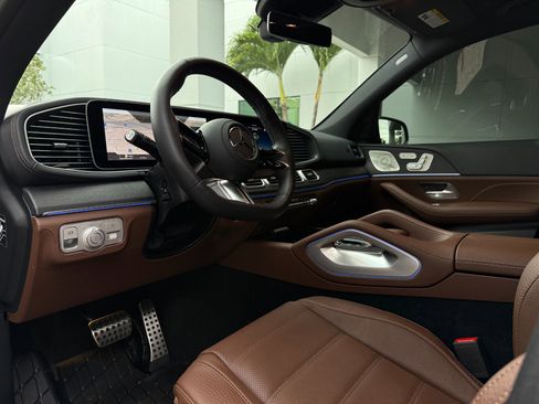 Used 2025 Mercedes-Benz GLS 580 GLS 580 image 25