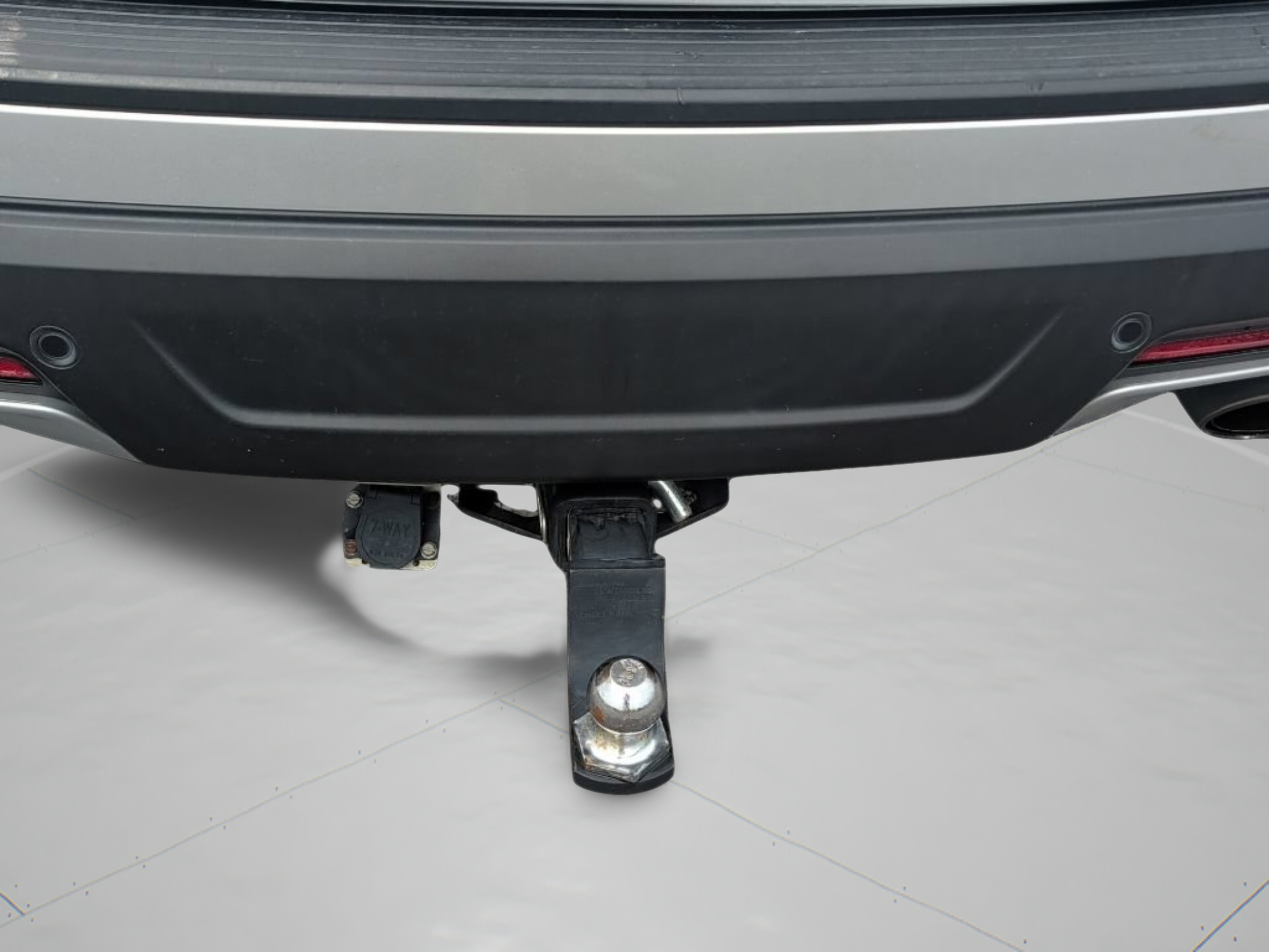 Used 2018 Ford Explorer XLT FWD image 47