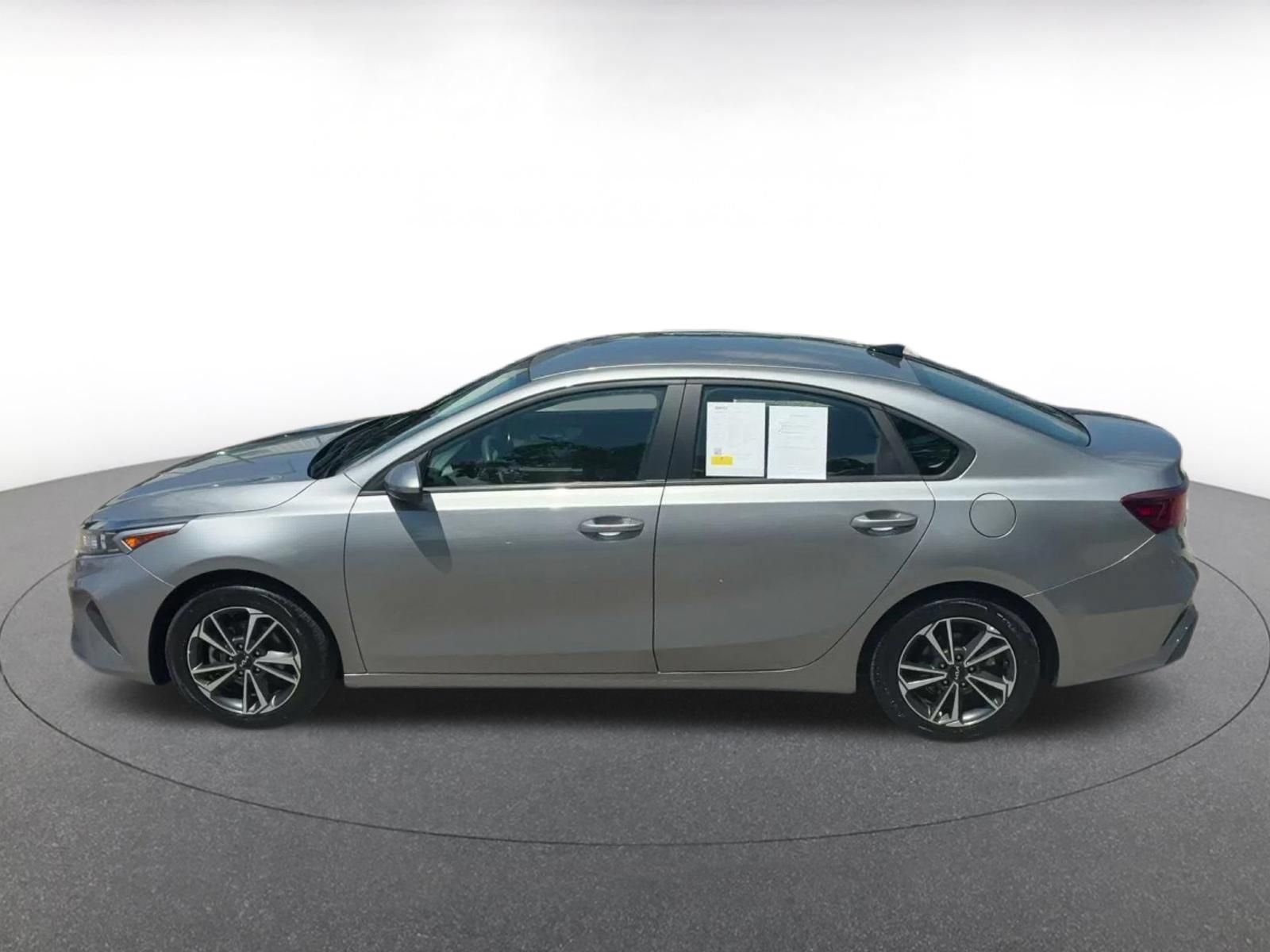 Used 2024 Kia Forte LXS FWD image 8