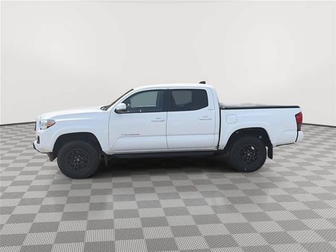 Used 2022 Toyota Tacoma SR5 w/ Technology Package AWD/4WD image 2