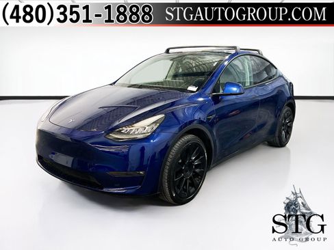 Used 2022 Tesla Model Y Long Range AWD/4WD image 1