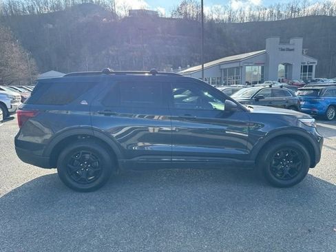Used 2022 Ford Explorer Timberline image 2