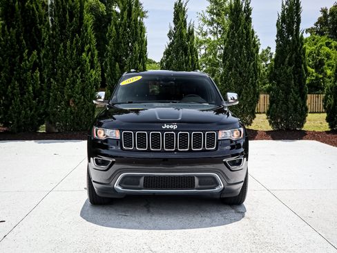 Used 2018 Jeep Grand Cherokee Limited AWD/4WD image 3