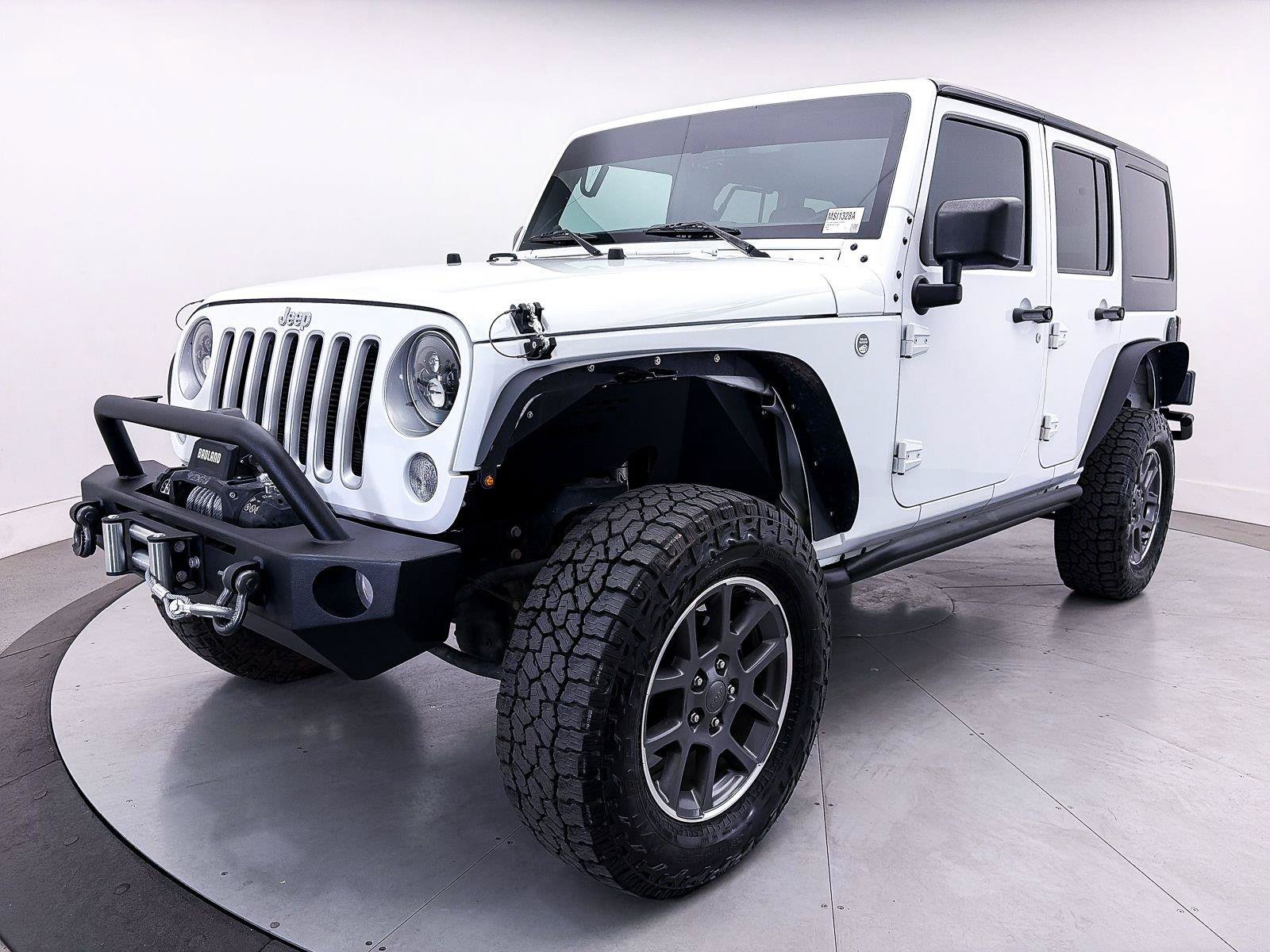 Used 2016 Jeep Wrangler Unlimited Sahara w/ Connectivity Group AWD/4WD image 9