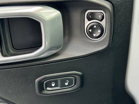Used 2021 Jeep Wrangler Unlimited Sport AWD/4WD image 28