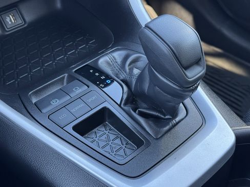 Used 2024 Toyota RAV4 LE image 28