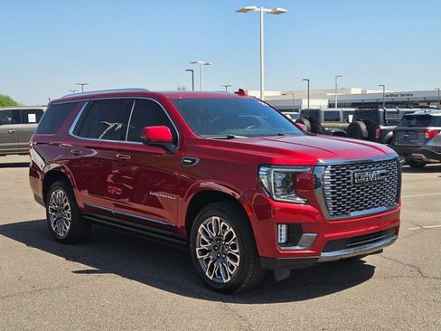 Used 2023 GMC Yukon Denali Ultimate AWD/4WD image 3