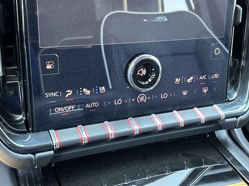 Used 2025 GMC Yukon AT4 Ultimate AWD/4WD image 18