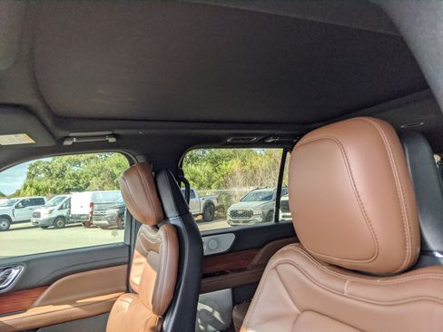 Used 2024 Lincoln Navigator L Reserve image 19