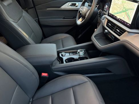 New 2026 Ford Explorer Active w/ Active Comfort Package image 15