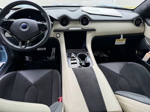 New 2025 Karma Revero Luxury RWD image 16