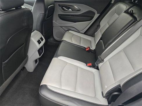 Used 2023 GMC Terrain SLT image 14