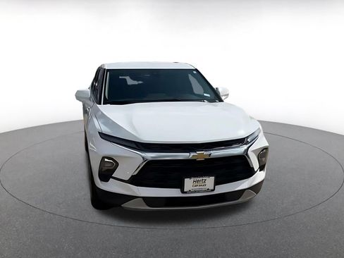 Used 2026 Chevrolet Blazer LT FWD image 4