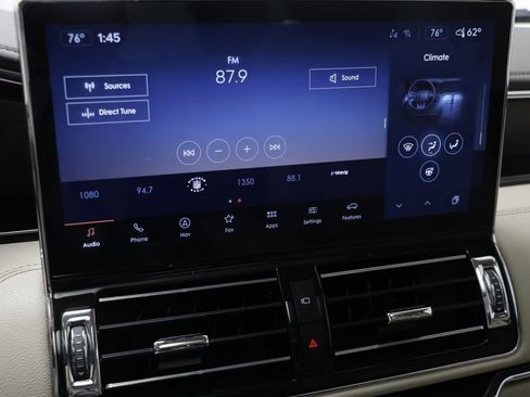 Used 2023 Lincoln Navigator Reserve AWD/4WD image 9