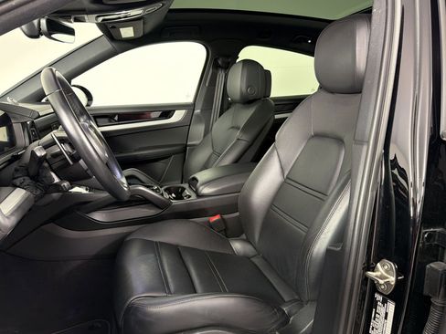 Certified 2024 Porsche Cayenne Coupe AWD/4WD image 5