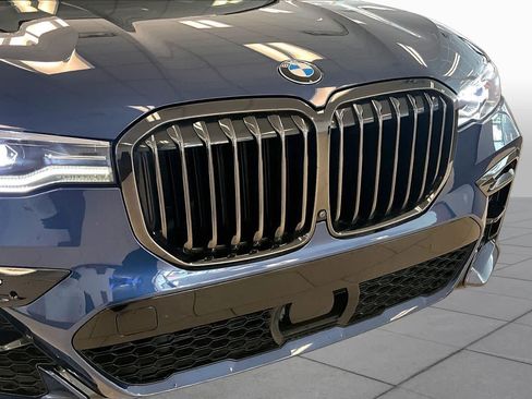 Used 2022 BMW X7 xDrive40i w/ M Sport Package AWD/4WD image 28
