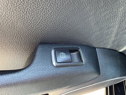 Used 2012 Mercedes-Benz C 250 Sedan image 28