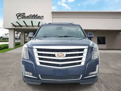 Used 2017 Cadillac Escalade Luxury AWD/4WD image 8