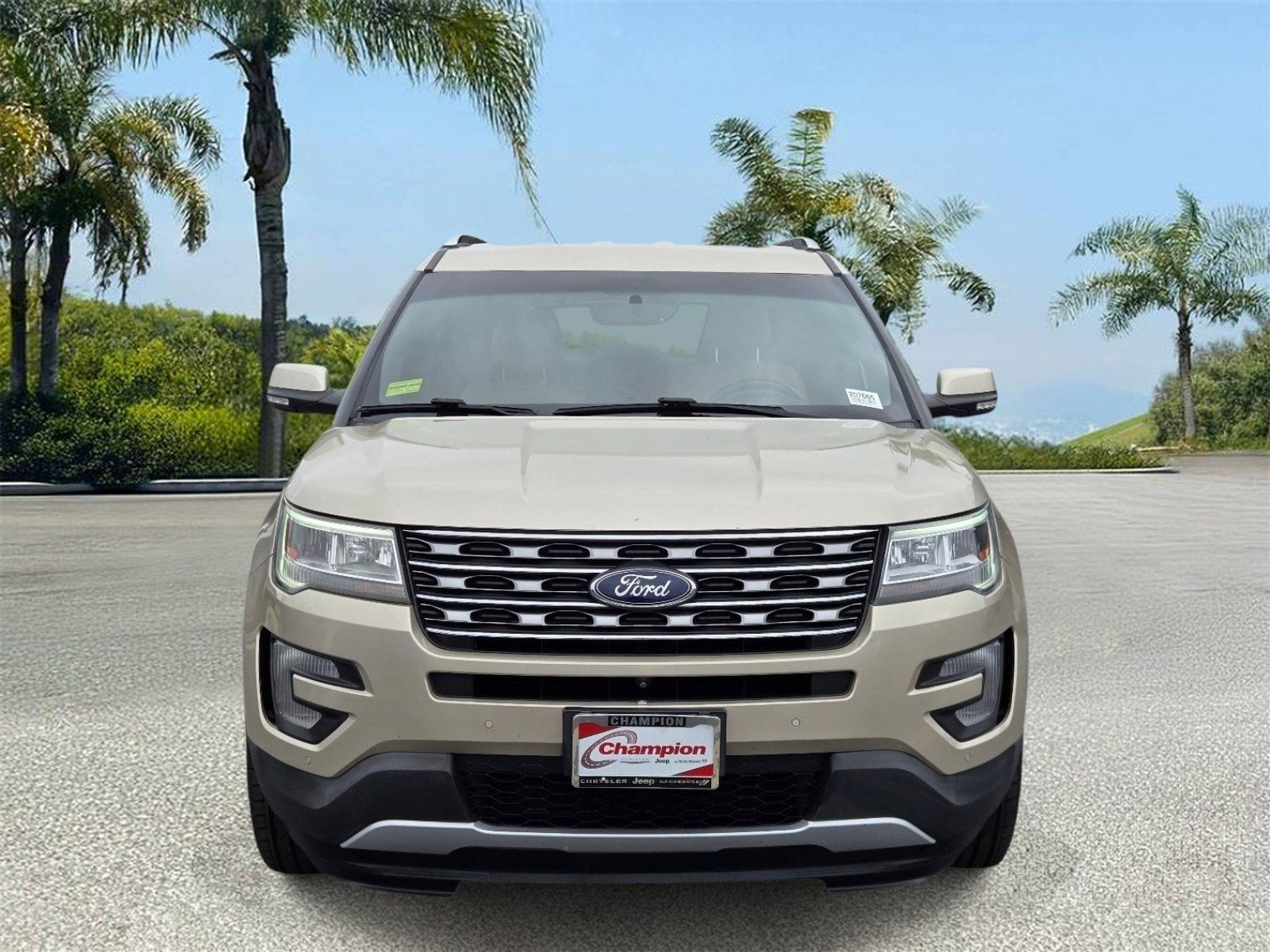 Used 2017 Ford Explorer Limited FWD image 3