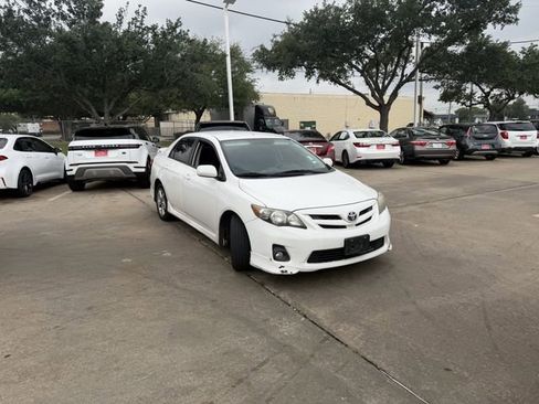 Used 2013 Toyota Corolla S FWD image 3