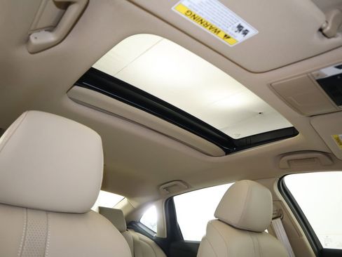 Used 2025 Acura TLX w/ Technology Package image 21