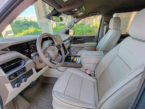 Used 2025 GMC Yukon Denali w/ LPO, Floor Liner Package RWD image 26