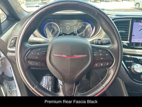 Used 2021 Chrysler Pacifica Limited w/ Uconnect Theater Family Group AWD/4WD image 16