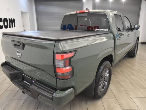 Used 2025 Nissan Frontier SV w/ SV Convenience Package RWD image 5