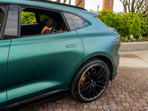 Used 2023 Aston Martin DBX 707 image 58