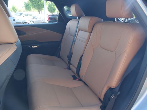 Certified 2025 Lexus RX 350 Premium w/ Accessory Package (Z1) image 36