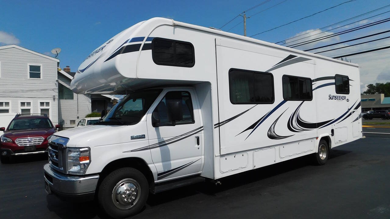 Used 2019 Ford E-450 and Econoline 450 Super Duty w/ Motorhome Prep Package RWD image 4