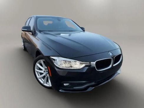 Used 2018 BMW 320i Sedan RWD image 5