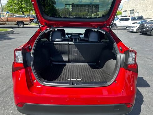 Certified 2022 Toyota Prius Limited w/ Premium Convenience Package image 18
