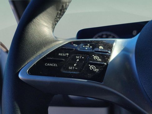 Certified 2025 Mercedes-Benz GLB 250 image 26