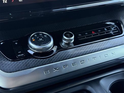 New 2025 Ford Expedition Platinum w/ Stealth Appearance Package image 40