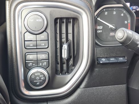 Used 2020 GMC Sierra 1500 AT4 w/ AT4 Premium Package AWD/4WD image 16