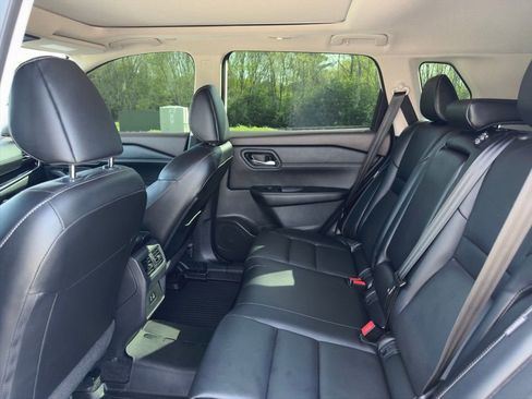 Used 2023 Nissan Rogue SL FWD image 24
