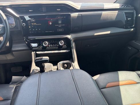 Used 2025 GMC Sierra 1500 AT4 w/ AT4 Premium Package AWD/4WD image 11
