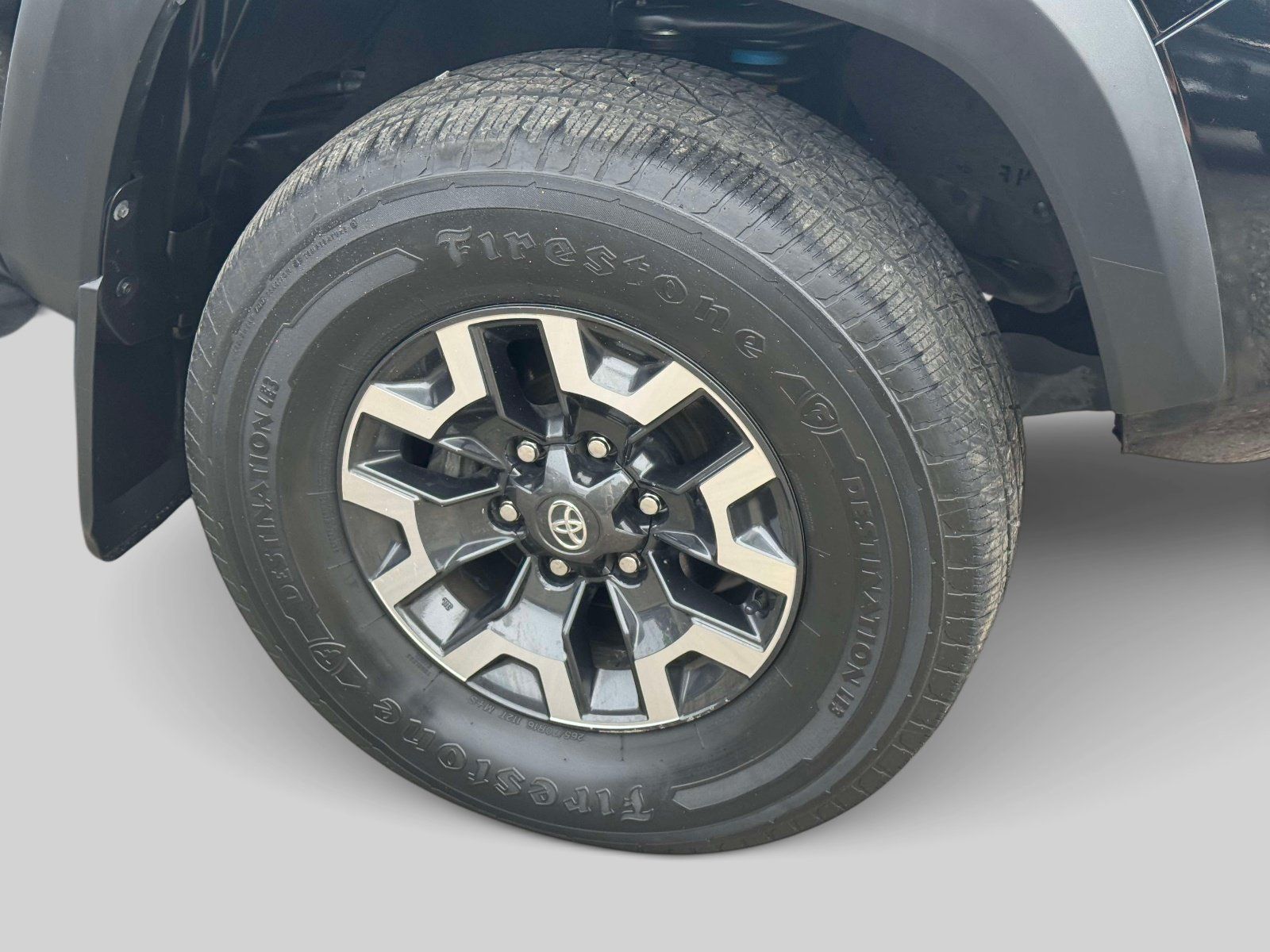 Used 2023 Toyota Tacoma TRD Off-Road w/ Advanced Technology Package AWD/4WD image 9