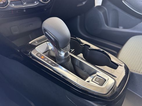 New 2025 Chevrolet Trax LT w/ LT Convenience Package image 21